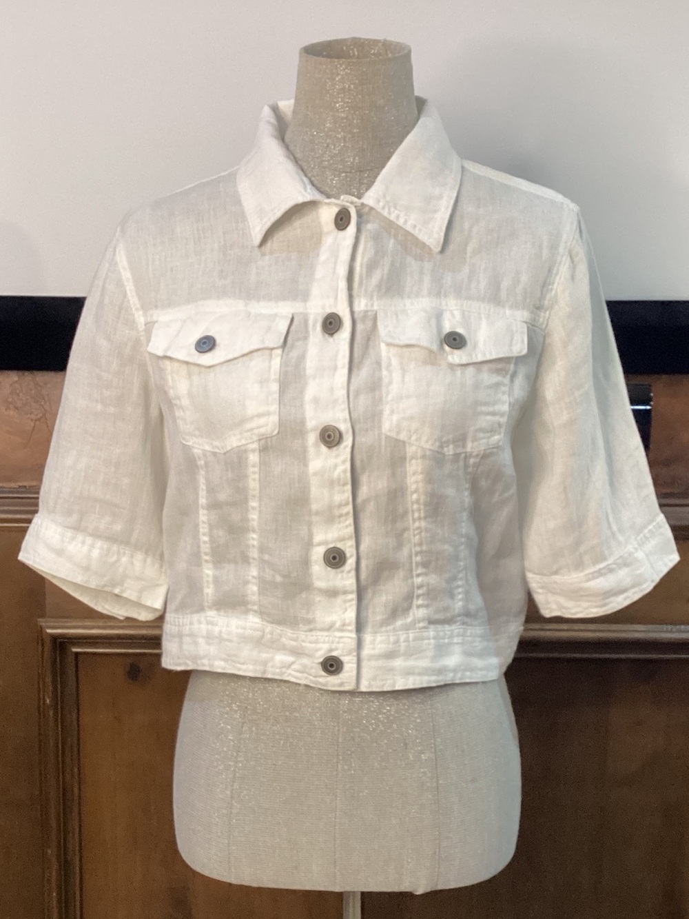 NWOT SIZE M Nicole Miller Cream Cropped Button-Front Jean Jacket